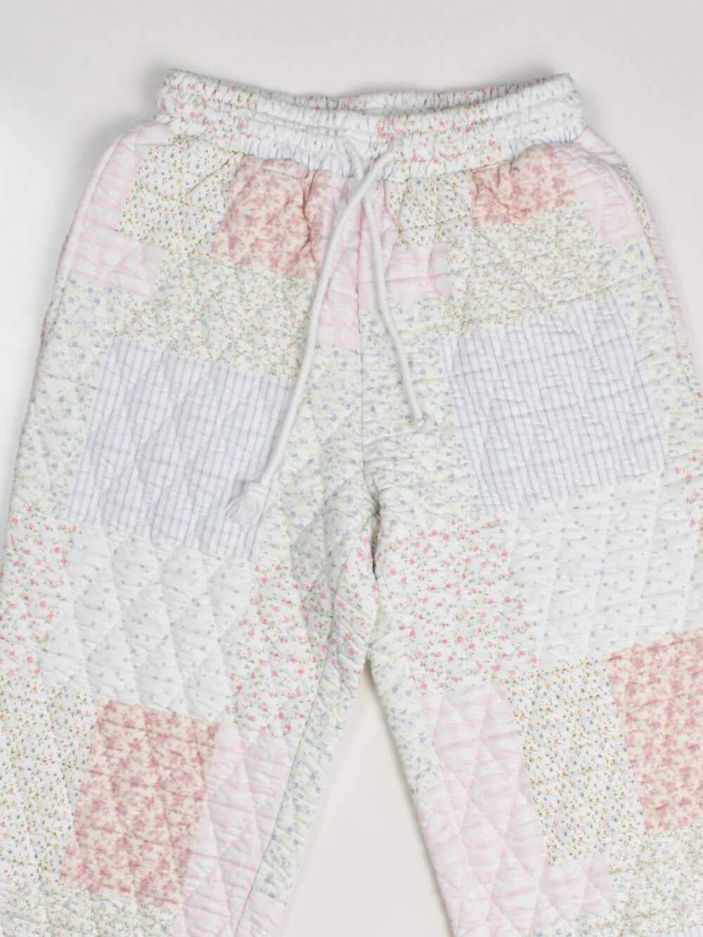 Sunset Coconut Patchwork Quilted Floral Sweatshirt and Sweatpants - XS - Picture 3 of 12